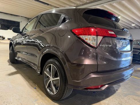 Used 2019 Honda HR-V Touring image 3