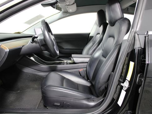 Used 2019 Tesla Model 3 Standard Range Plus image 18