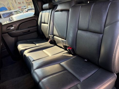 Used 2013 Chevrolet Avalanche LT w/ Suspension Package, Off-Road image 7