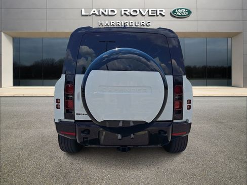 Used 2024 Land Rover Defender 110 X-Dynamic SE AWD/4WD image 3