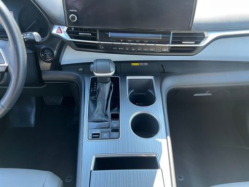 Used 2025 Toyota Sienna XLE FWD image 15
