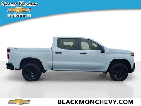 Used 2022 Chevrolet Silverado 1500 LT Trail Boss w/ Convenience Package II image 2