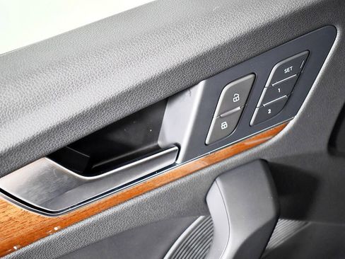 Used 2022 Audi Q5 2.0T Premium Plus image 17