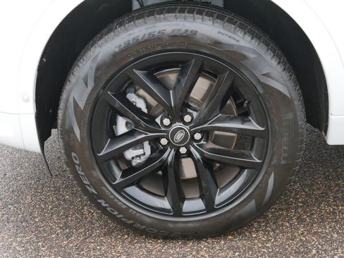 Used 2025 Land Rover Discovery Sport S image 10