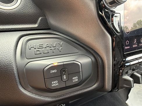 Used 2025 RAM 2500 Big Horn AWD/4WD image 31