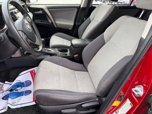 Used 2014 Toyota RAV4 XLE image 16