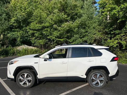 Used 2023 Toyota RAV4 SE w/ Weather & Moonroof Package AWD/4WD image 2