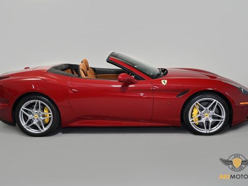 Used 2016 Ferrari California T image 4
