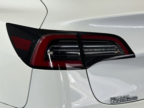 Used 2021 Tesla Model 3 Standard Range Plus image 36