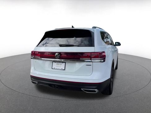 Used 2025 Volkswagen Atlas SE image 14