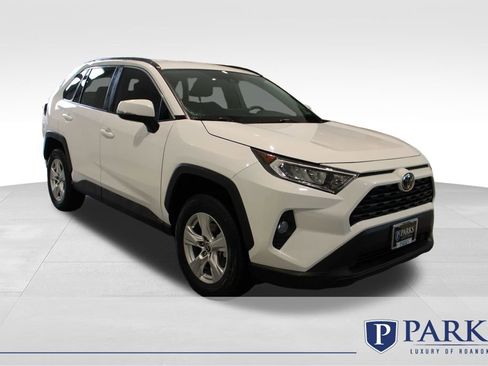 Used 2021 Toyota RAV4 XLE image 1