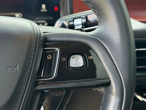 Used 2024 Lincoln Aviator Reserve AWD/4WD image 31