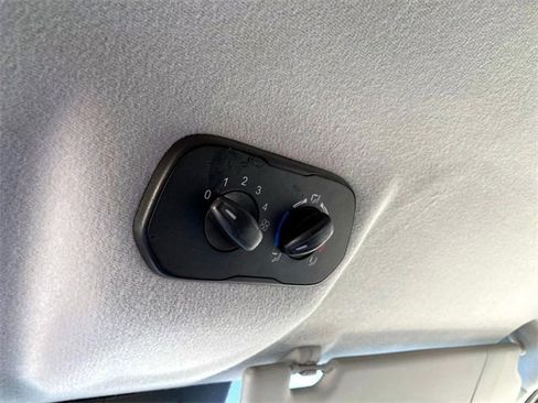 Used 2018 Ford Transit 350 XLT image 28