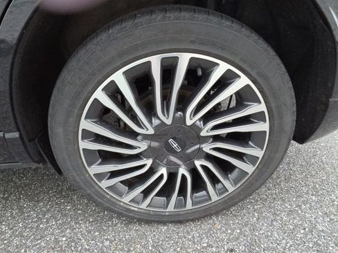 Used 2022 Lincoln Corsair AWD w/ Premium Package image 10