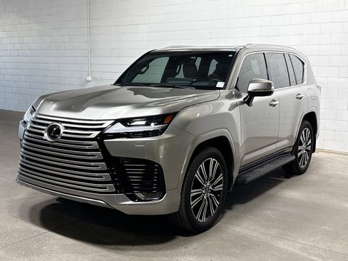Used 2024 Lexus LX 600 4WD w/ Luxury Package image 1