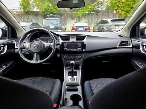 Used 2017 Nissan Sentra SV FWD image 10