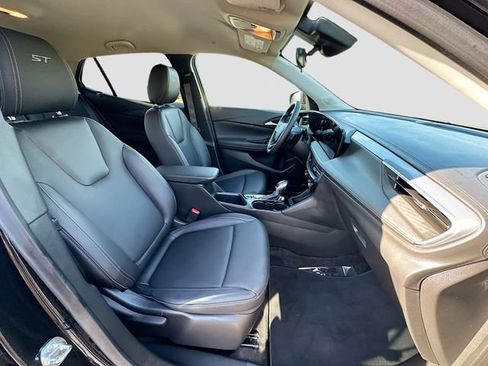 Used 2024 Buick Encore GX Sport Touring image 25