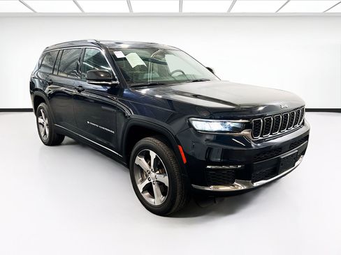 Used 2024 Jeep Grand Cherokee L Limited image 3