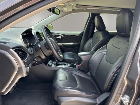 Used 2020 Jeep Cherokee Limited AWD/4WD image 9