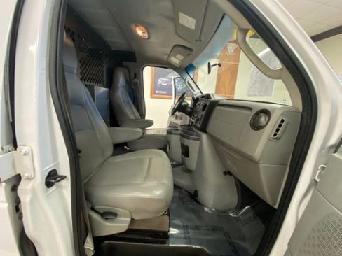 Used 2014 Ford E-250 and Econoline 250 w/ Power Group image 18