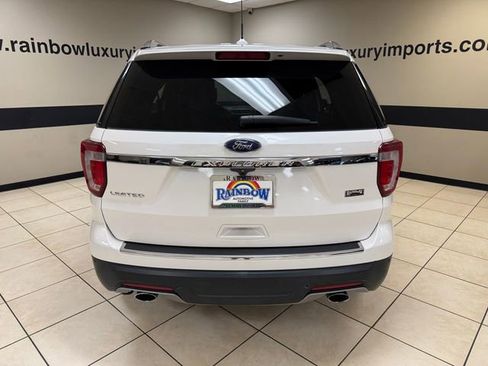 Used 2018 Ford Explorer Limited w/ Equipment Group 301A FWD image 5
