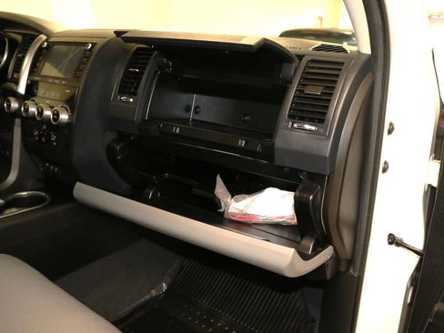 Used 2020 Toyota Sequoia Platinum image 76