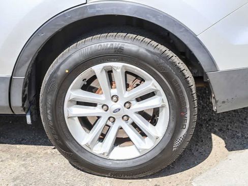 Used 2014 Ford Explorer XLT w/ Equipment Group 202A FWD image 8