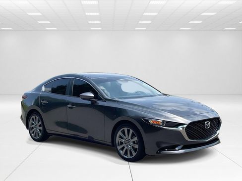 Used 2025 MAZDA MAZDA3 s FWD image 1
