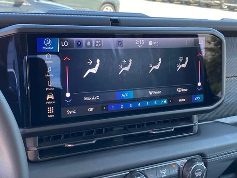 Used 2026 Jeep Gladiator Mojave AWD/4WD image 16