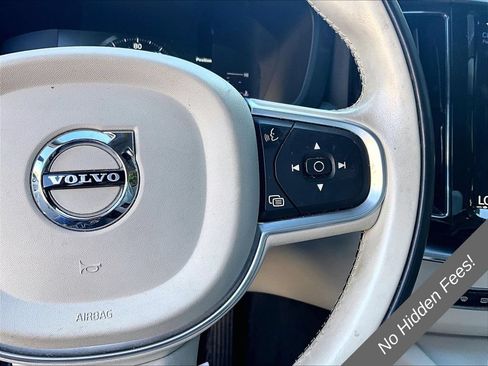 Used 2019 Volvo XC60 T5 Momentum w/ Premium Package AWD/4WD image 17