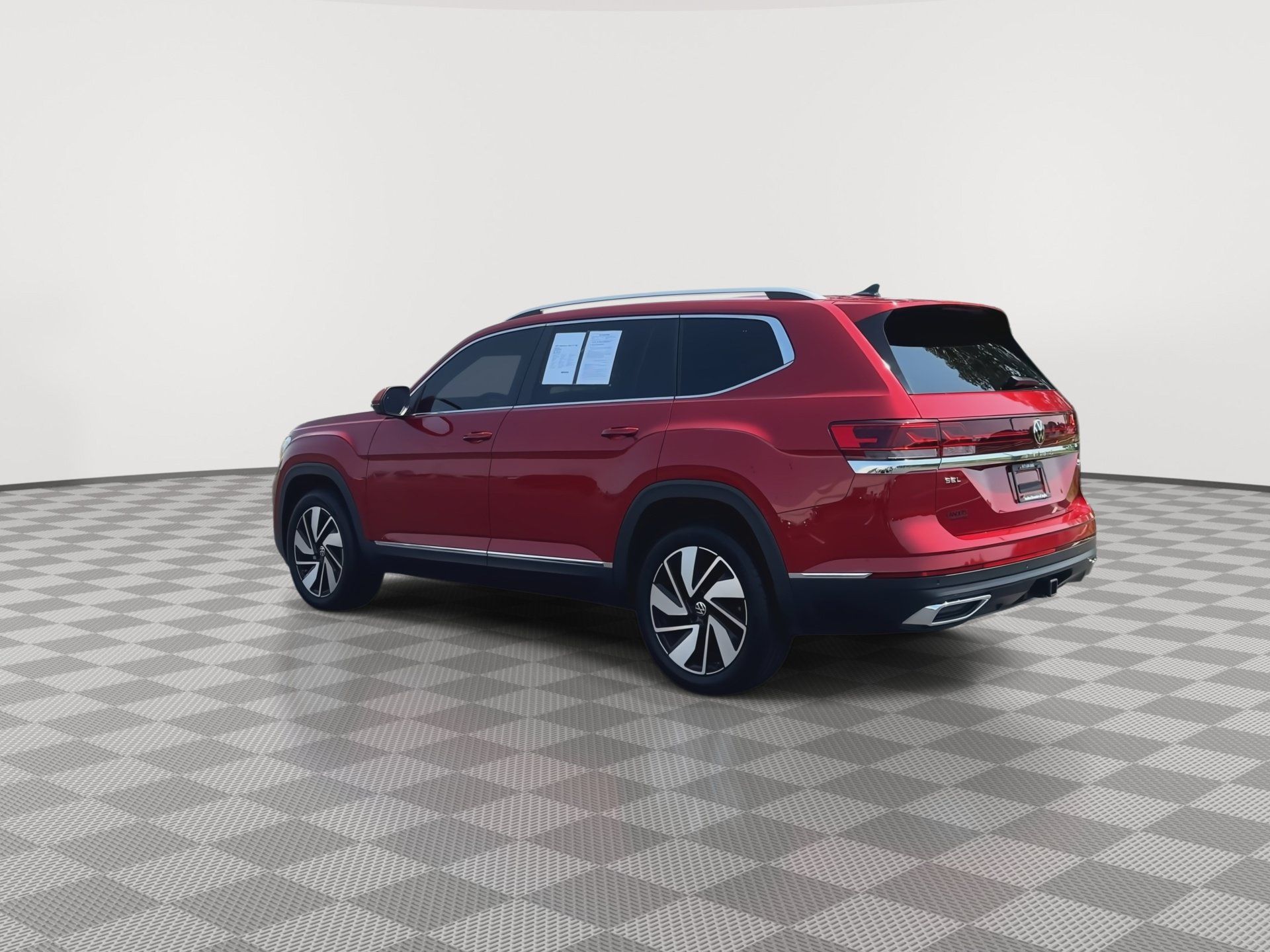 Used 2024 Volkswagen Atlas SEL AWD/4WD image 6