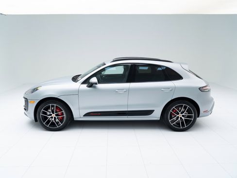 New 2026 Porsche Macan S image 2