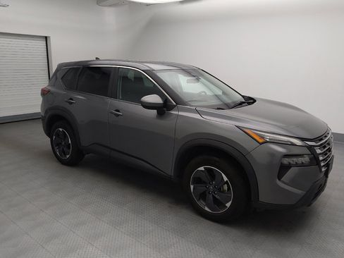Used 2024 Nissan Rogue SV AWD/4WD image 11