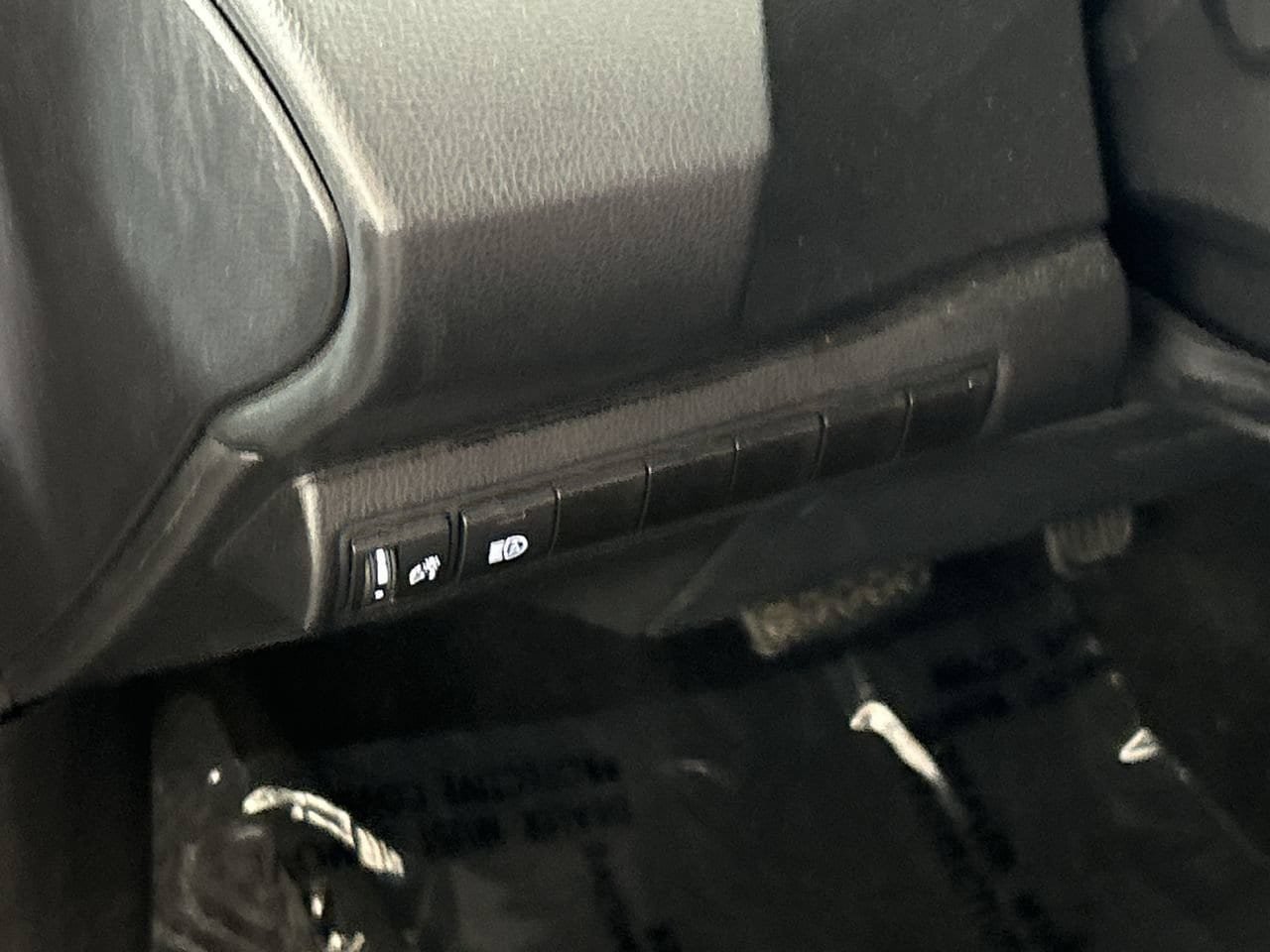 Used 2025 Toyota Corolla SE FWD image 13
