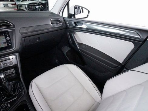 Used 2018 Volkswagen Tiguan SEL Premium image 7