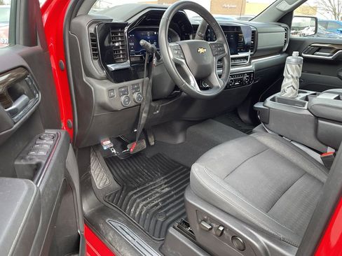 Used 2023 Chevrolet Silverado 1500 LT image 9