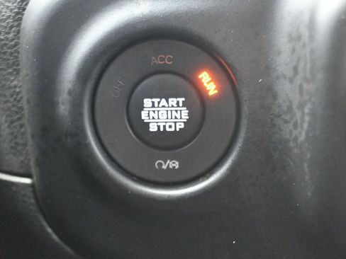 Used 2020 Jeep Wrangler Unlimited Sahara image 22