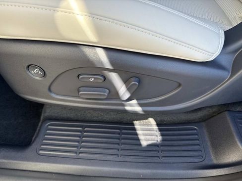 Used 2026 Hyundai Palisade Calligraphy image 16