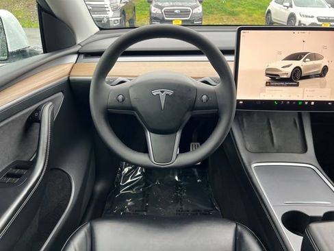 Used 2023 Tesla Model Y Performance image 13