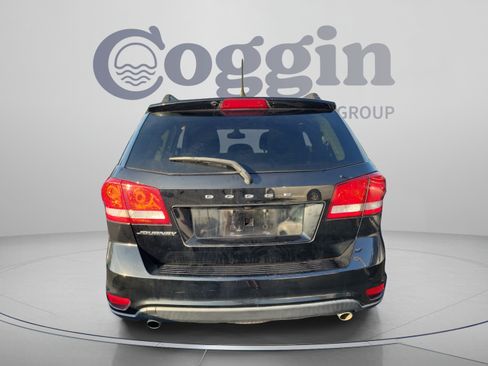 Used 2019 Dodge Journey SE w/ Connectivity Group FWD image 4