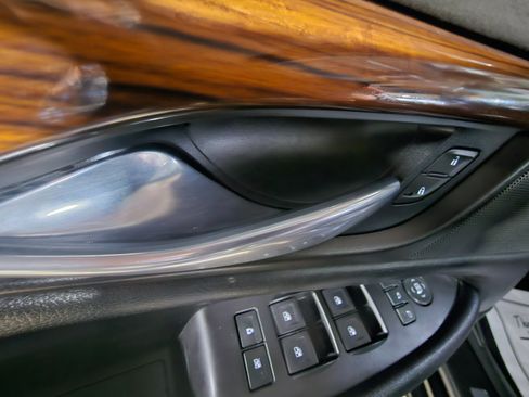 Used 2015 Cadillac Escalade ESV Premium image 34