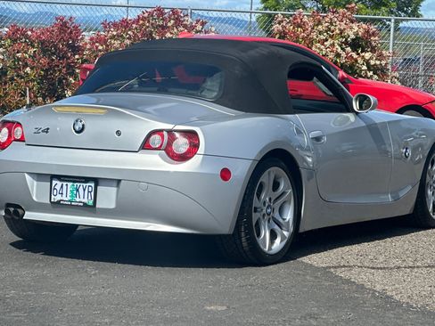 Used 2005 BMW Z4 3.0i RWD image 4