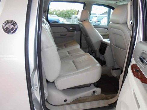 Used 2012 Chevrolet Avalanche LT w/ All-Star Edition image 10