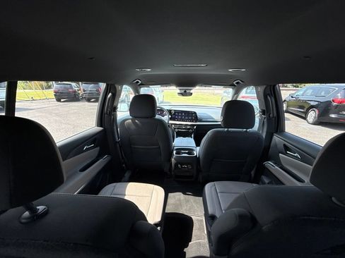 Used 2026 Chevrolet Traverse LT w/ Driver Confidence Package AWD/4WD image 14
