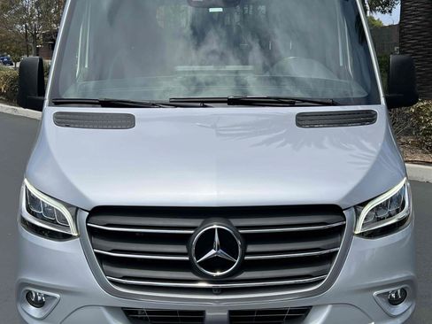 Used 2023 Mercedes-Benz Sprinter 2500 image 43