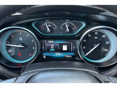 Used 2017 Buick Envision Essence AWD/4WD image 27
