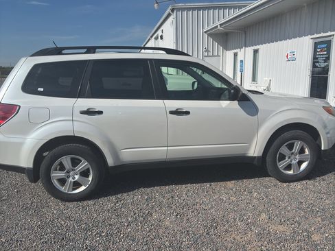Used 2013 Subaru Forester 2.5X AWD/4WD image 3