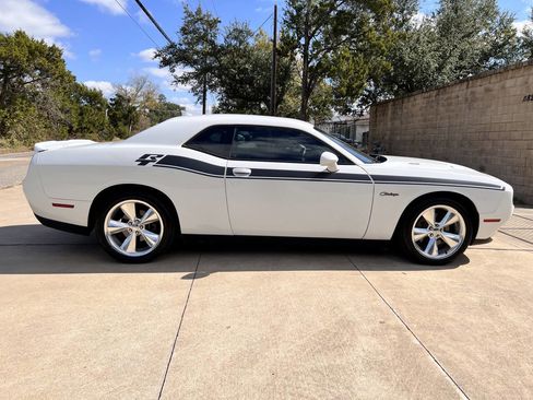 Used 2016 Dodge Challenger R/T Plus image 14