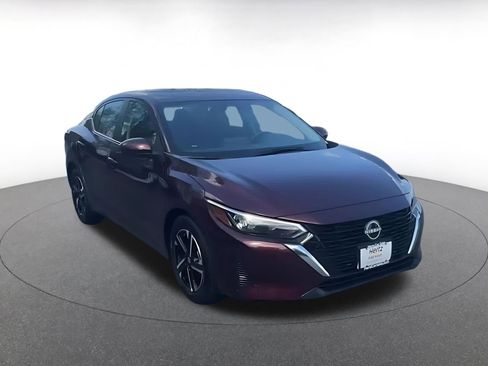 Used 2025 Nissan Sentra SV image 3