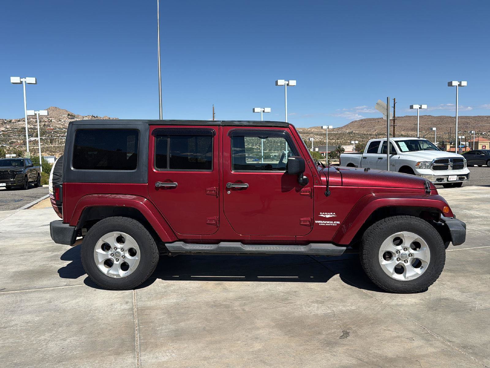 Used 2013 Jeep Wrangler Unlimited Sahara AWD/4WD image 3